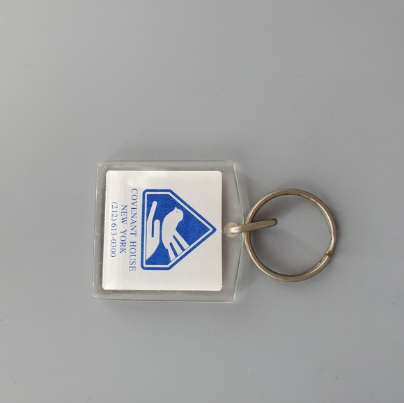 Convent House New York Keychain - Picture 2 of 5